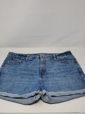 Old Navy Light Blue Rolled Cuff Denim Shorts Size 18